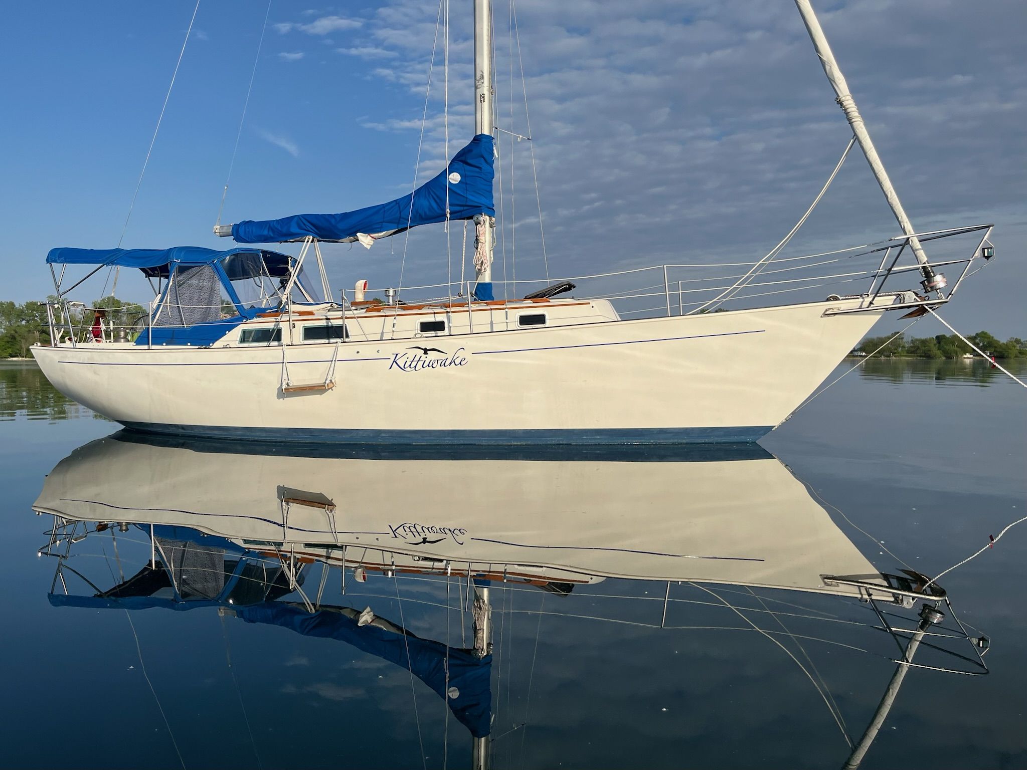 photo 415739 Montreal Yacht Sales