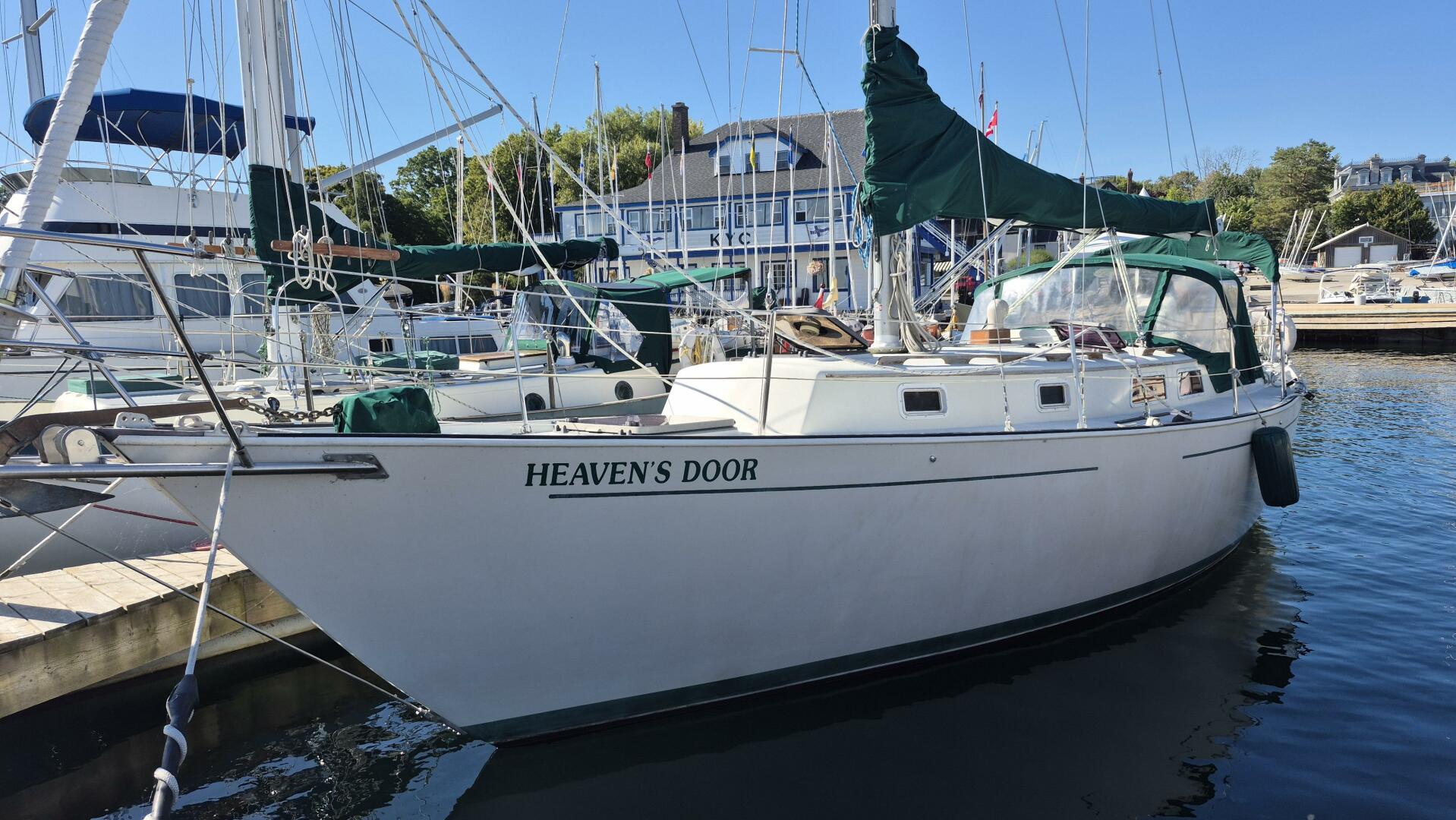 photo 68d6c290c349e7.63955125 Kingston Yacht Sales